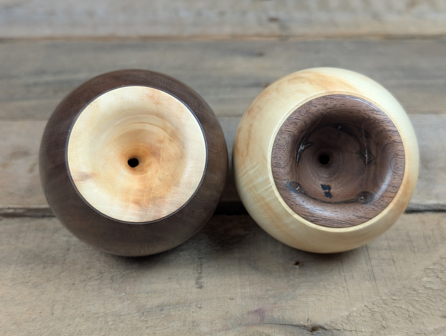 Magic salt and pepper shakers