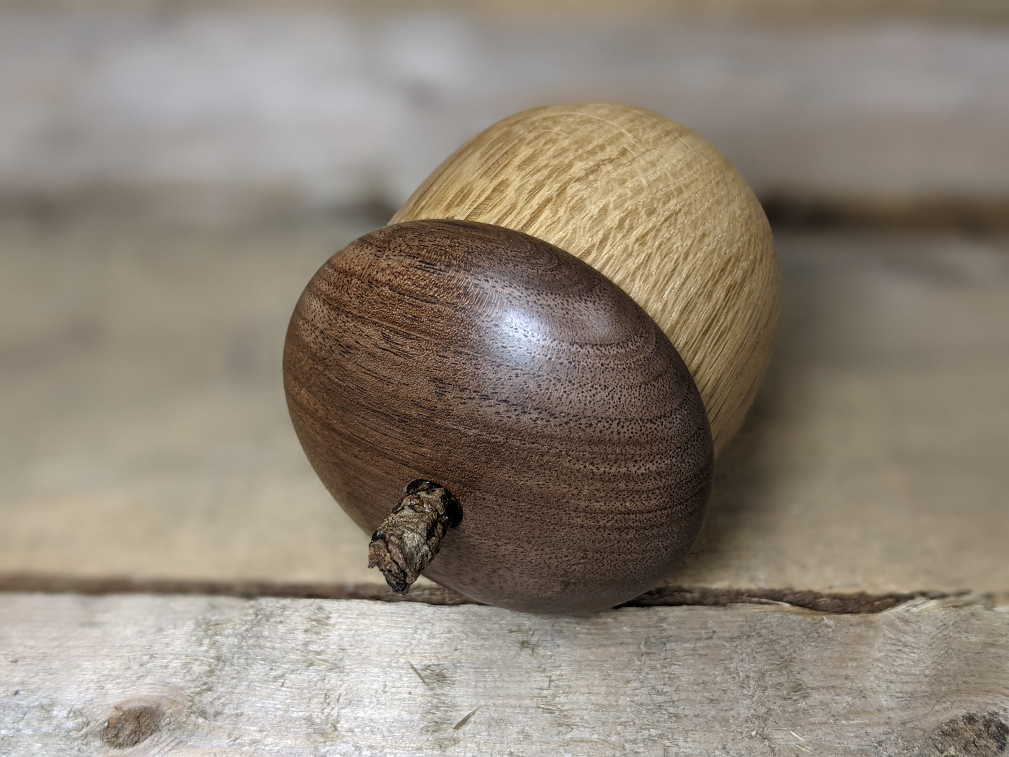 Lidded acorn box