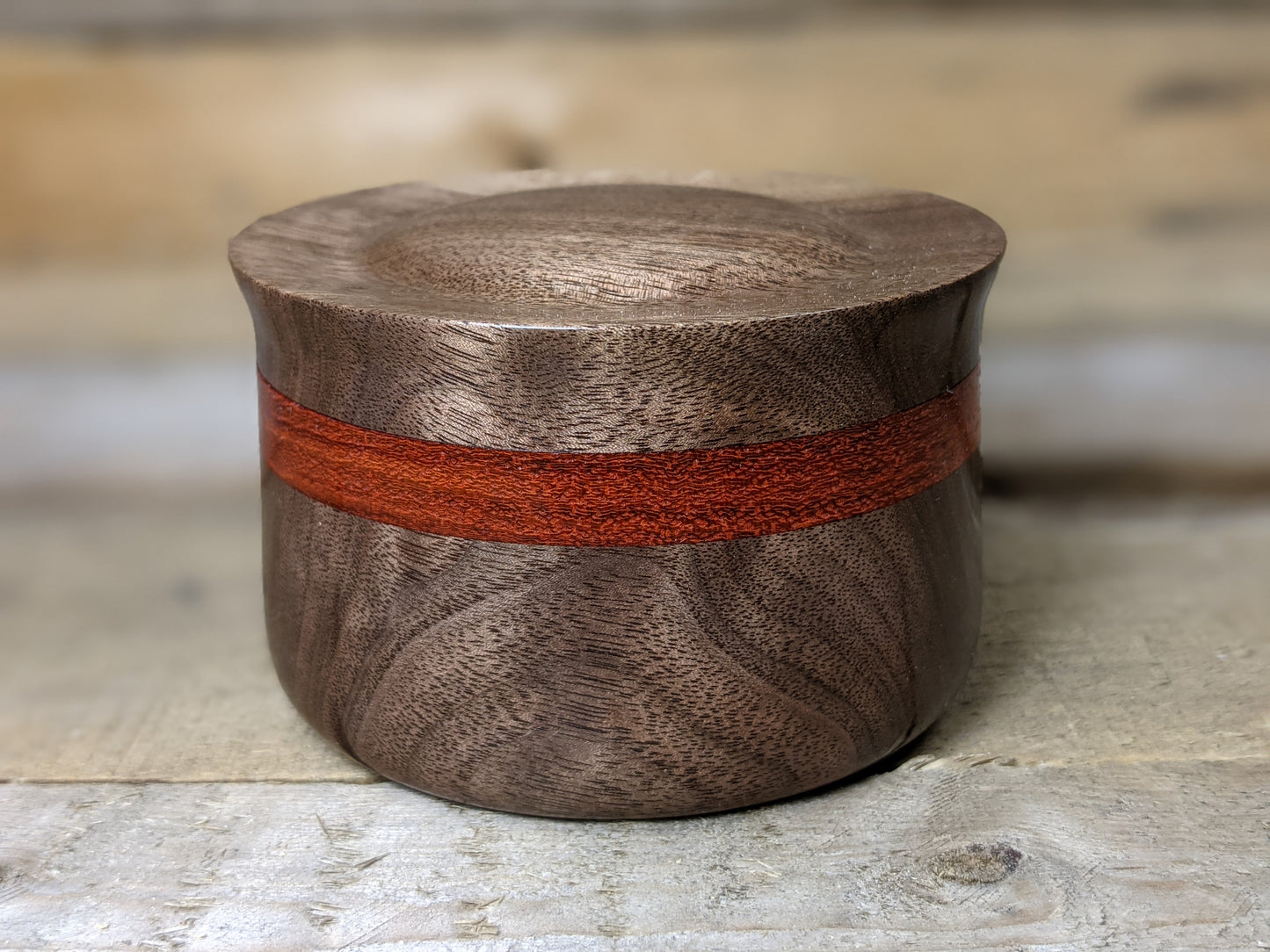 Lidded keepsake box