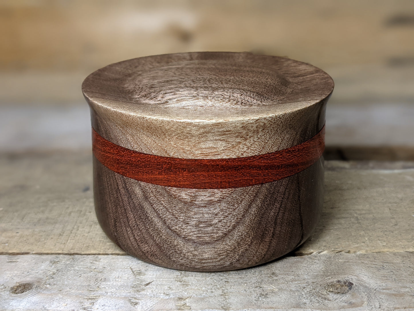 Lidded keepsake box