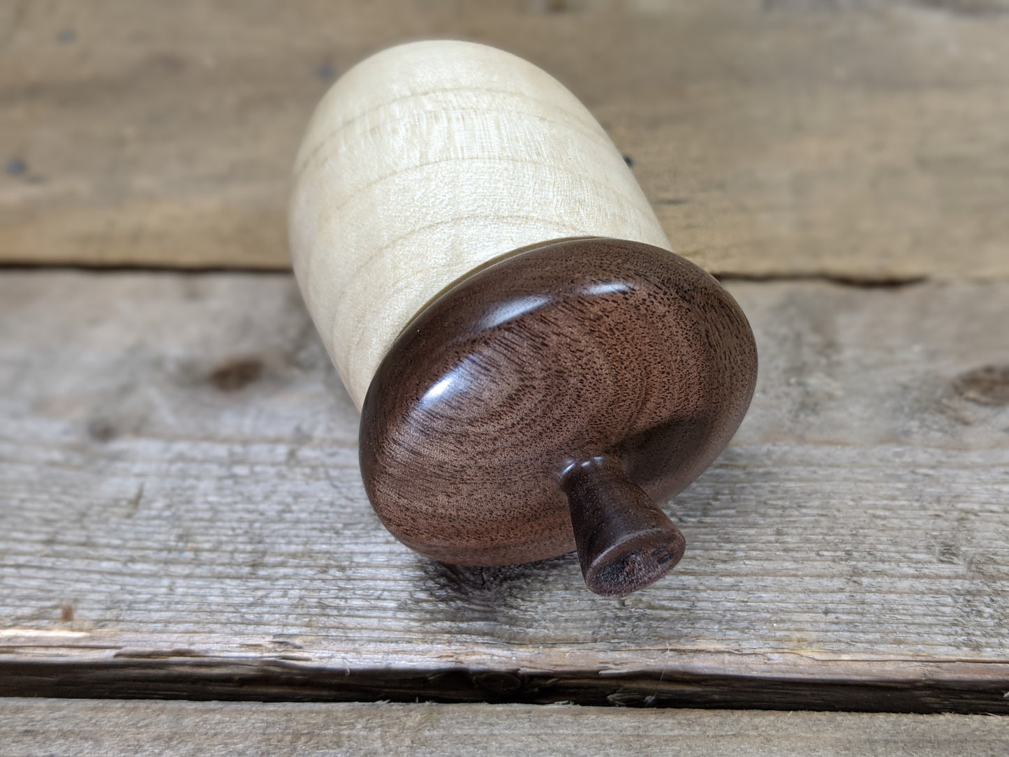 Small lidded acorn box