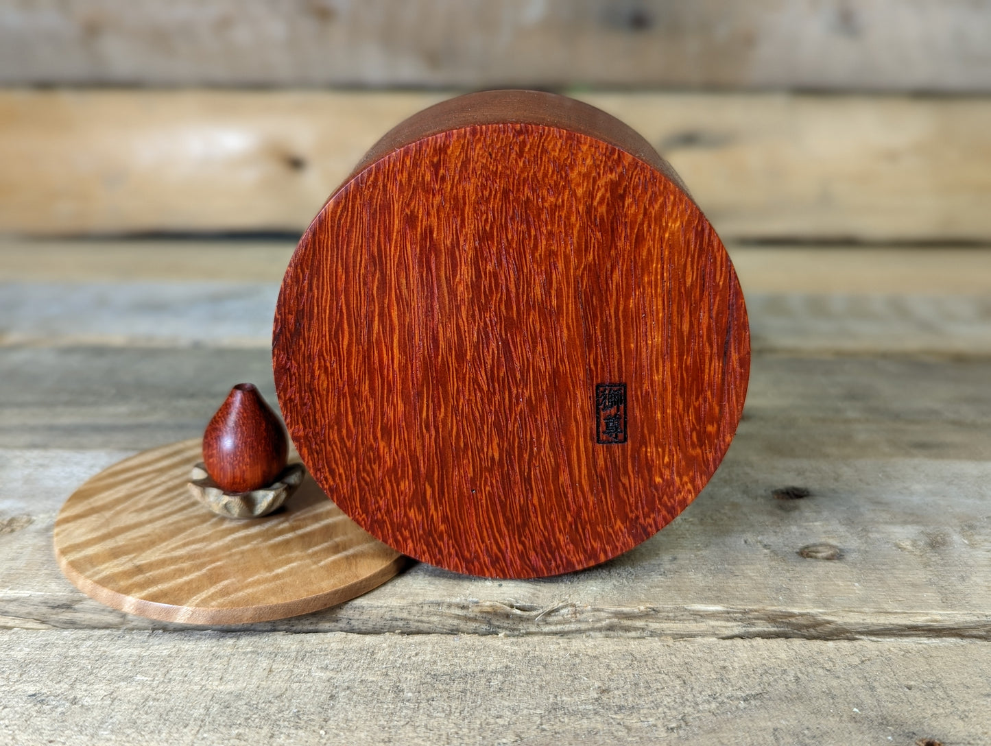 Flower topped lidded box