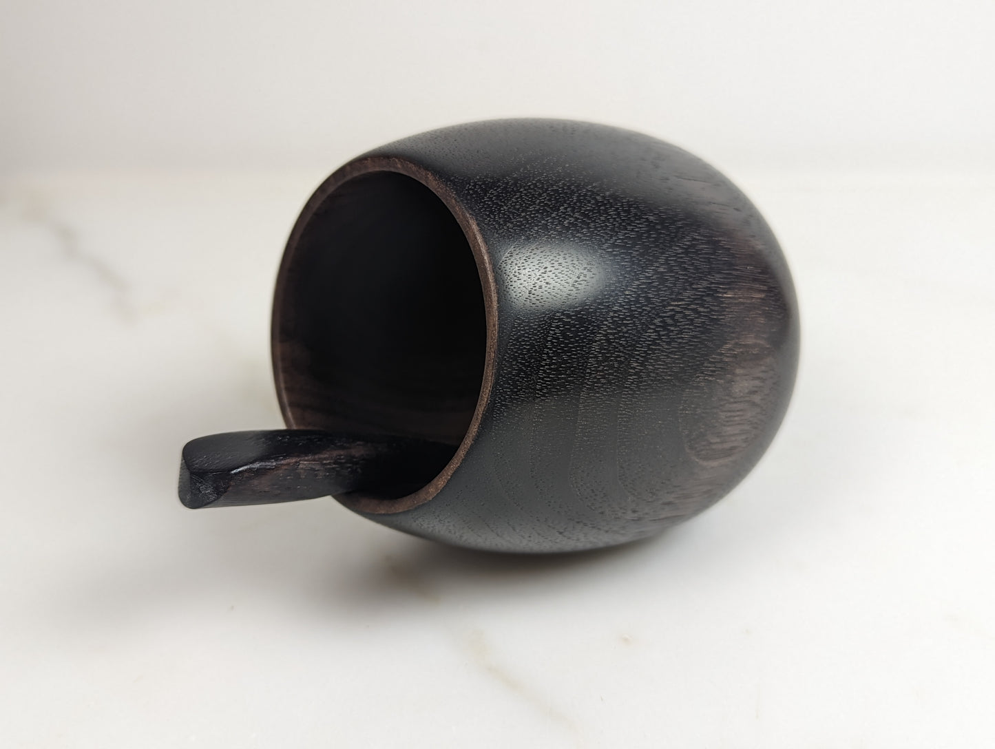 Slanted salt pot