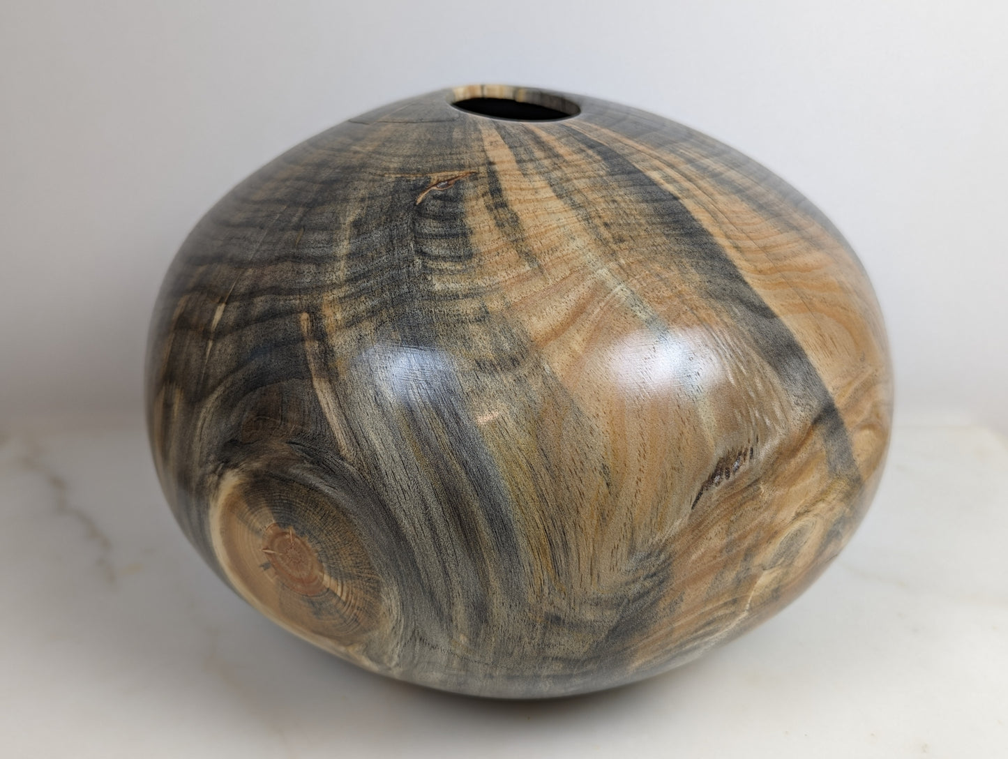 Vibrant pine hollow form