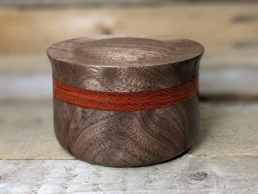 Lidded keepsake box