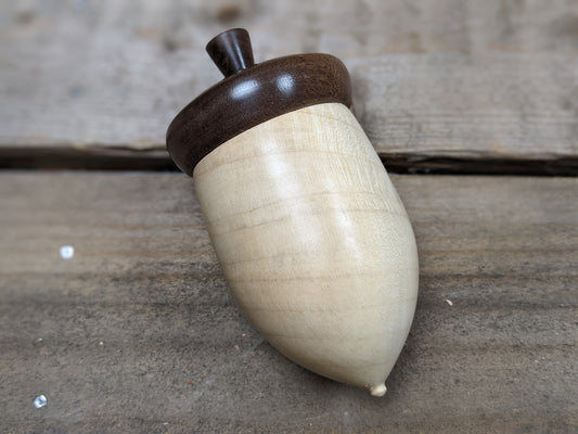 Small lidded acorn box