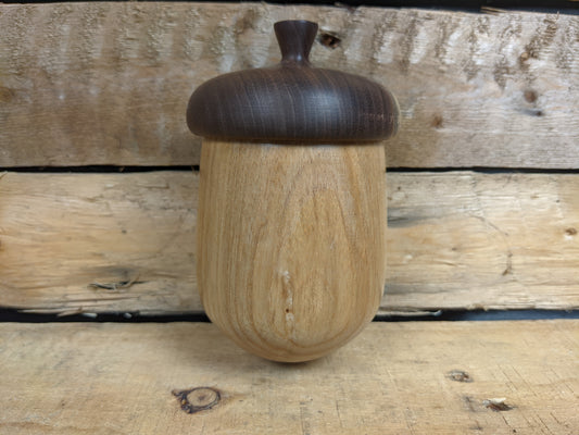 Lidded acorn pot 2