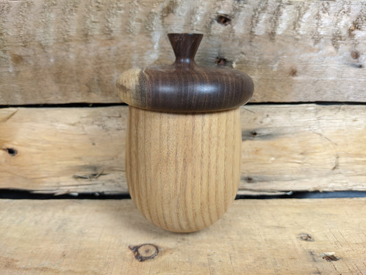 Lidded acorn pot 3