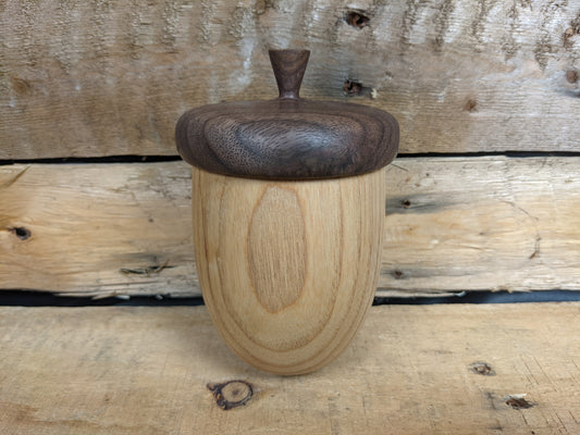 Lidded acorn pot 5