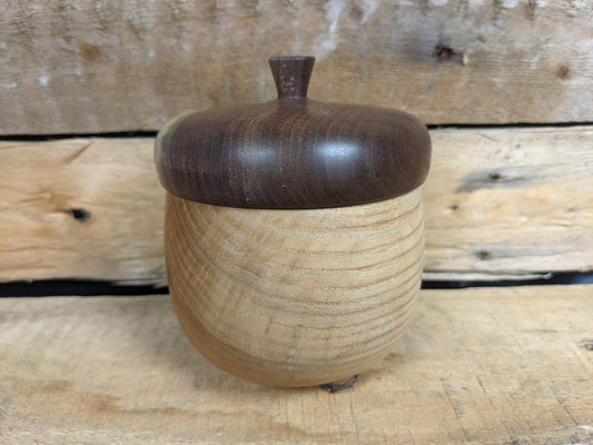 Lidded acorn pot 12